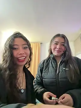 vaneelee online show from April 2026 02:04:02 AM