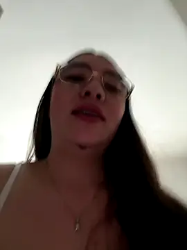 vaneelee online show from December 2025 06:31:02 PM