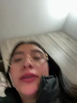 vaneelee online show from January 2026 02:37:01 AM