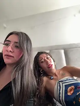 vaneelee online show from March 2026 05:31:02 PM