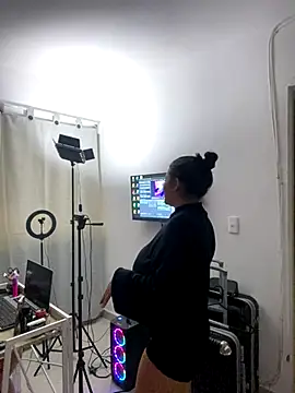 MarcellaGriffin online show from November 2025 07:03:01 PM