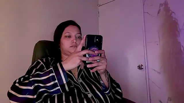 Snapshot of MarcellaGriffin chatting on June 2026 01:33:01 PM MarcellaGriffin online show from June 2026 01:33:01 PM