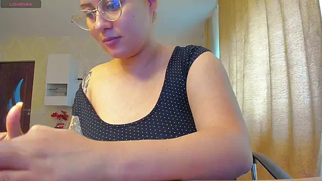 hot evil queen online show from October 2025 07:43:02 AM