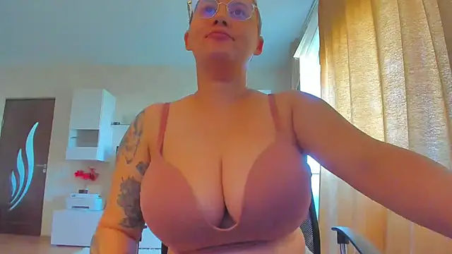hot evil queen online show from September 2025 06:53:01 AM