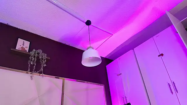 Inndrahot online show from September 2025 03:56:01 AM