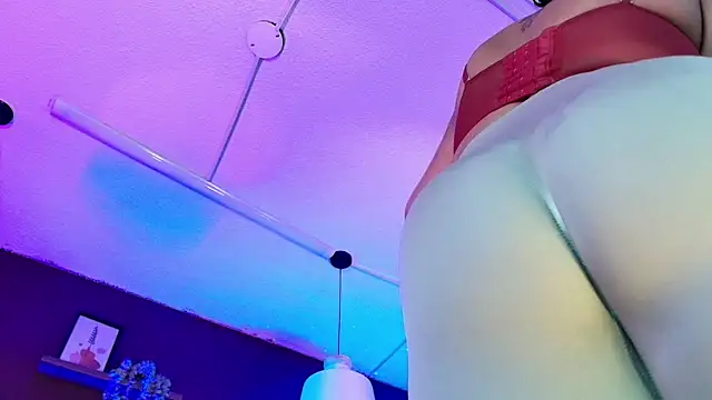 Inndrahot online show from October 2025 04:24:02 AM