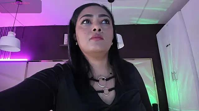 Inndrahot online show from November 2025 04:27:02 AM