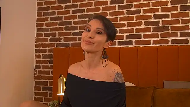 Mellisandre online show from November 2025 06:23:01 PM