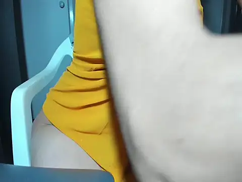 Snapshot of Angelchezcka chatting on November 2025 11:47:02 AM Angelchezcka online show from November 2025 11:47:02 AM