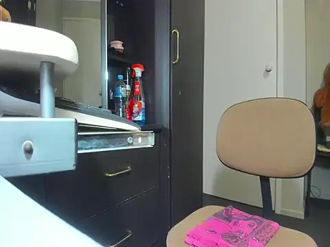 Angelchezcka online show from February 2026 02:22:01 AM