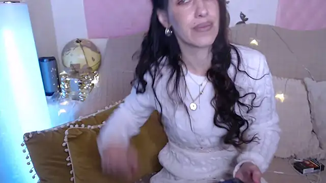 Snapshot of -carla- chatting on December 2024 08:05:01 AM -carla- online show from December 2024 08:05:01 AM