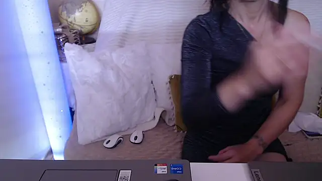 Snapshot of -carla- chatting on September 2025 07:53:02 AM -carla- online show from September 2025 07:53:02 AM