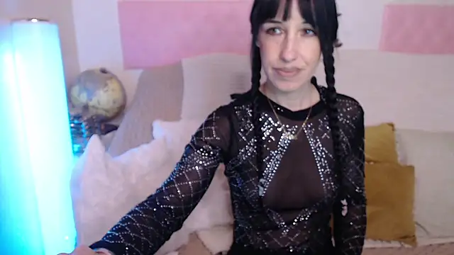 -carla- online show from November 2025 06:07:02 AM