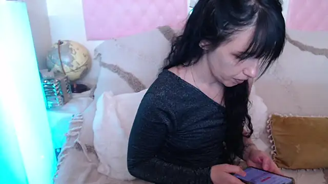 -carla- online show from May 2026 06:18:01 AM