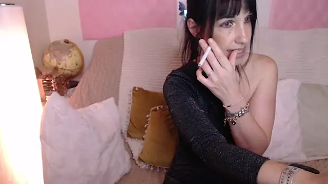 -carla- online show from October 2025 06:03:02 AM