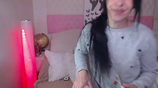 -carla- online show from November 2025 06:14:02 AM