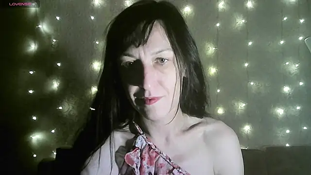 Snapshot of MarieODahliaS chatting on December 2025 12:17:02 PM MarieODahliaS online show from December 2025 12:17:02 PM