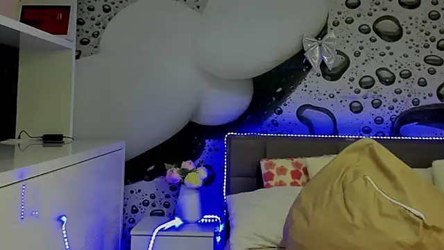 AlmaFancy online show from April 2026 05:20:06 AM