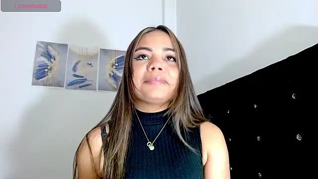 Snapshot of Kylie_loveee chatting on February 2026 07:48:02 PM Kylie loveee online show from February 2026 07:48:02 PM