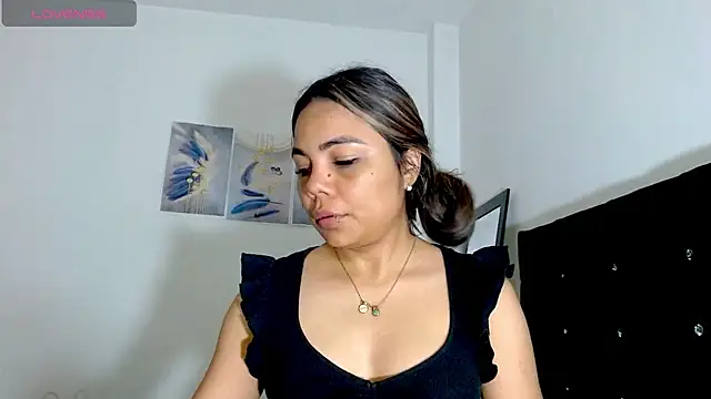 Snapshot of Kylie_loveee chatting on May 2026 12:24:02 PM Kylie loveee online show from May 2026 12:24:02 PM