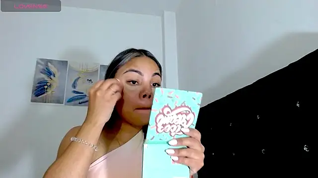 Snapshot of Kylie_loveee chatting on February 2026 09:58:02 PM Kylie loveee online show from February 2026 09:58:02 PM