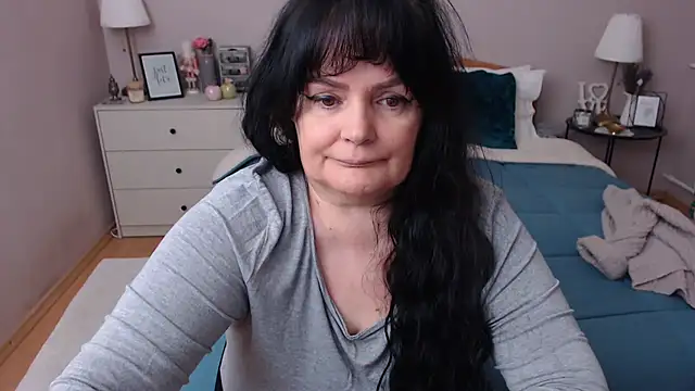 Snapshot of LeveMe2Nightt chatting on December 2025 01:14:02 PM LeveMe2Nightt online show from December 2025 01:14:02 PM