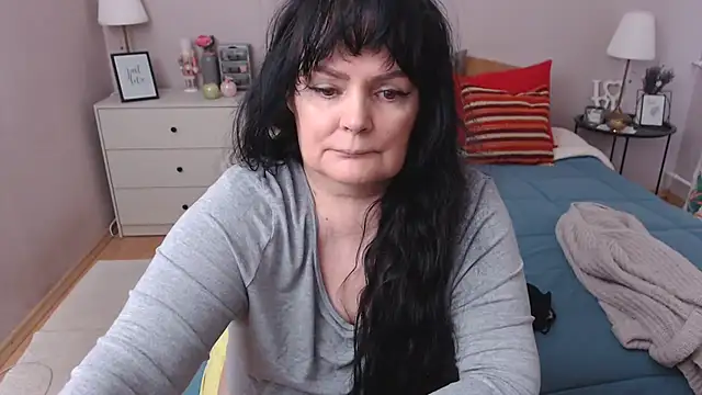 Snapshot of LeveMe2Nightt chatting on February 2026 01:00:02 PM LeveMe2Nightt online show from February 2026 01:00:02 PM