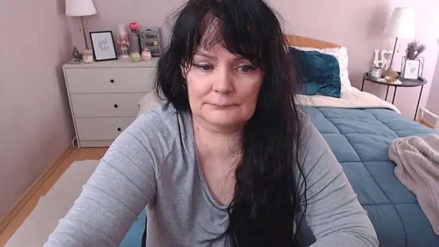 Snapshot of LeveMe2Nightt chatting on February 2026 01:34:01 PM LeveMe2Nightt online show from February 2026 01:34:01 PM