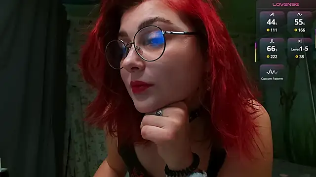 Snapshot of SmokyRose chatting on February 2025 09:40:01 AM SmokyRose online show from February 2025 09:40:01 AM