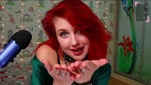 Snapshot of SmokyRose chatting on September 2025 02:45:01 PM SmokyRose online show from September 2025 02:45:01 PM