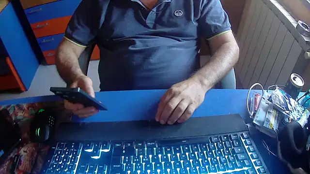 Snapshot of Tango128 chatting on July 2026 09:18:02 AM Tango128 online show from July 2026 09:18:02 AM