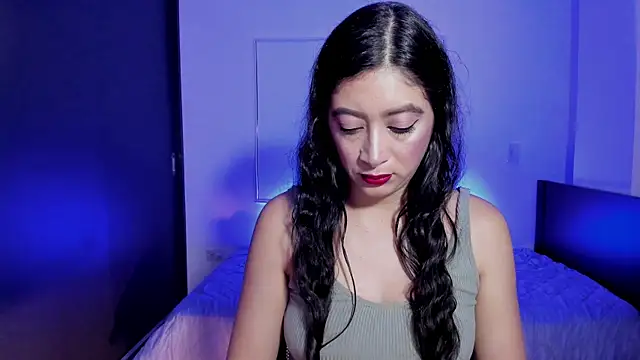 MeganWhite3 online show from May 2026 03:58:02 AM