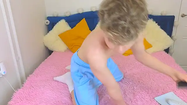 LandelRay online show from September 2025 05:13:01 AM