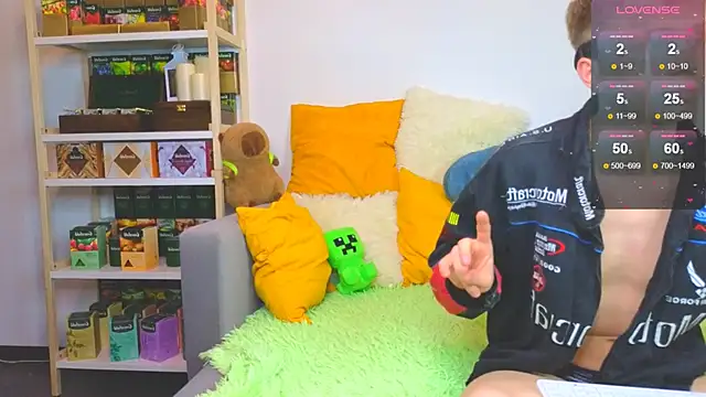 LandelRay online show from March 2026 07:14:02 PM