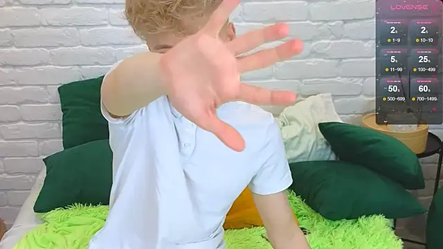 LandelRay online show from March 2025 07:26:02 PM