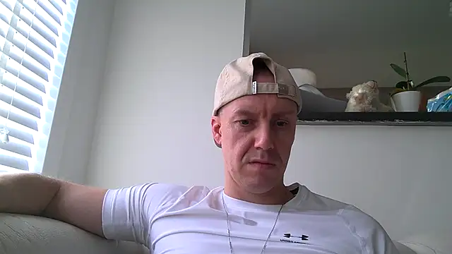 Snapshot of ploki2180 chatting on October 2025 12:38:02 PM ploki2180 online show from October 2025 12:38:02 PM