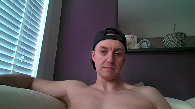 Snapshot of ploki2180 chatting on March 2025 03:30:01 PM ploki2180 online show from March 2025 03:30:01 PM