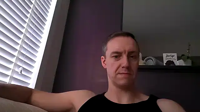 Snapshot of ploki2180 chatting on March 2025 04:33:02 PM ploki2180 online show from March 2025 04:33:02 PM
