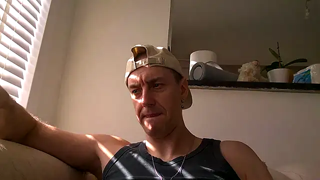 Snapshot of ploki2180 chatting on October 2025 11:44:02 AM ploki2180 online show from October 2025 11:44:02 AM