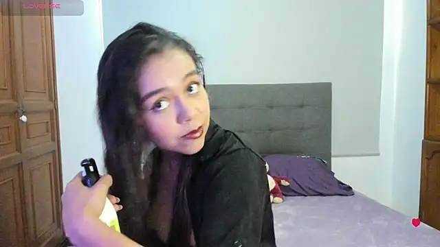 Andrea-Queen online show from April 2026 07:20:02 PM