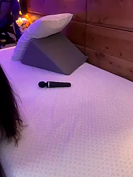 mahia queen online show from November 2025 01:22:02 PM