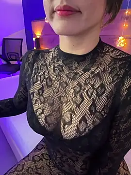 mahia queen online show from December 2025 12:07:02 PM