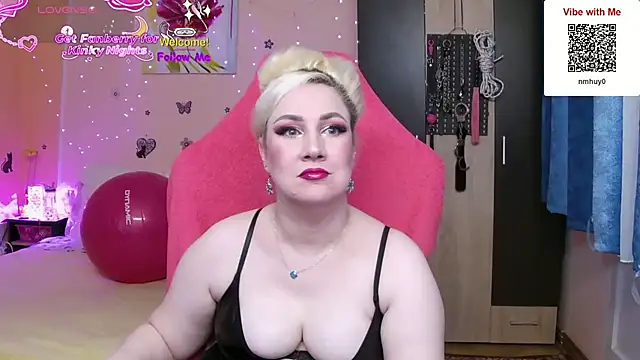 Snapshot of MissLexyGold chatting on November 2025 03:23:01 PM MissLexyGold online show from November 2025 03:23:01 PM