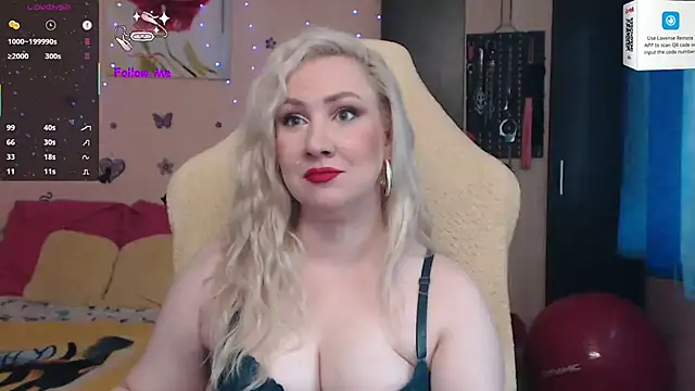 Snapshot of MissLexyGold chatting on September 2025 12:33:02 PM MissLexyGold online show from September 2025 12:33:02 PM