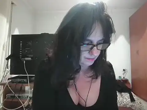 Snapshot of ClaudyGeryn chatting on December 2024 04:08:02 PM ClaudyGeryn online show from December 2024 04:08:02 PM