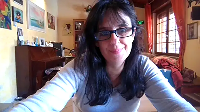 Snapshot of ClaudyGeryn chatting on February 2026 01:00:01 PM ClaudyGeryn online show from February 2026 01:00:01 PM