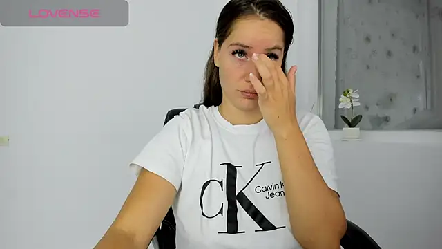 DiamondKay online show from October 2025 06:48:02 AM