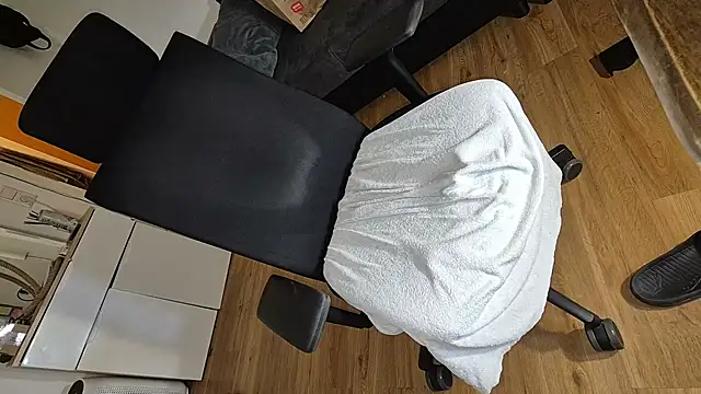 Snapshot of -luckybong- chatting on December 2024 04:53:02 PM -luckybong- online show from December 2024 04:53:02 PM