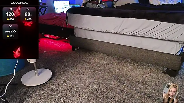 Blondiewithanass online show from April 2026 03:40:02 PM