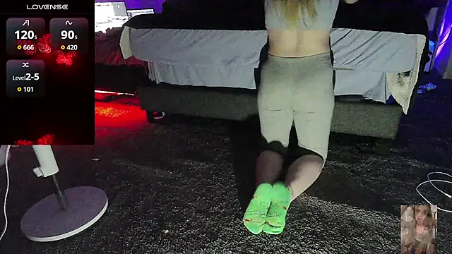 Blondiewithanass online show from April 2026 05:52:02 PM